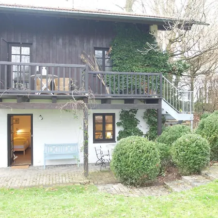 Gartenstudio-apartment Tausendfreund - Adults Only - Am Chiemsee شقة